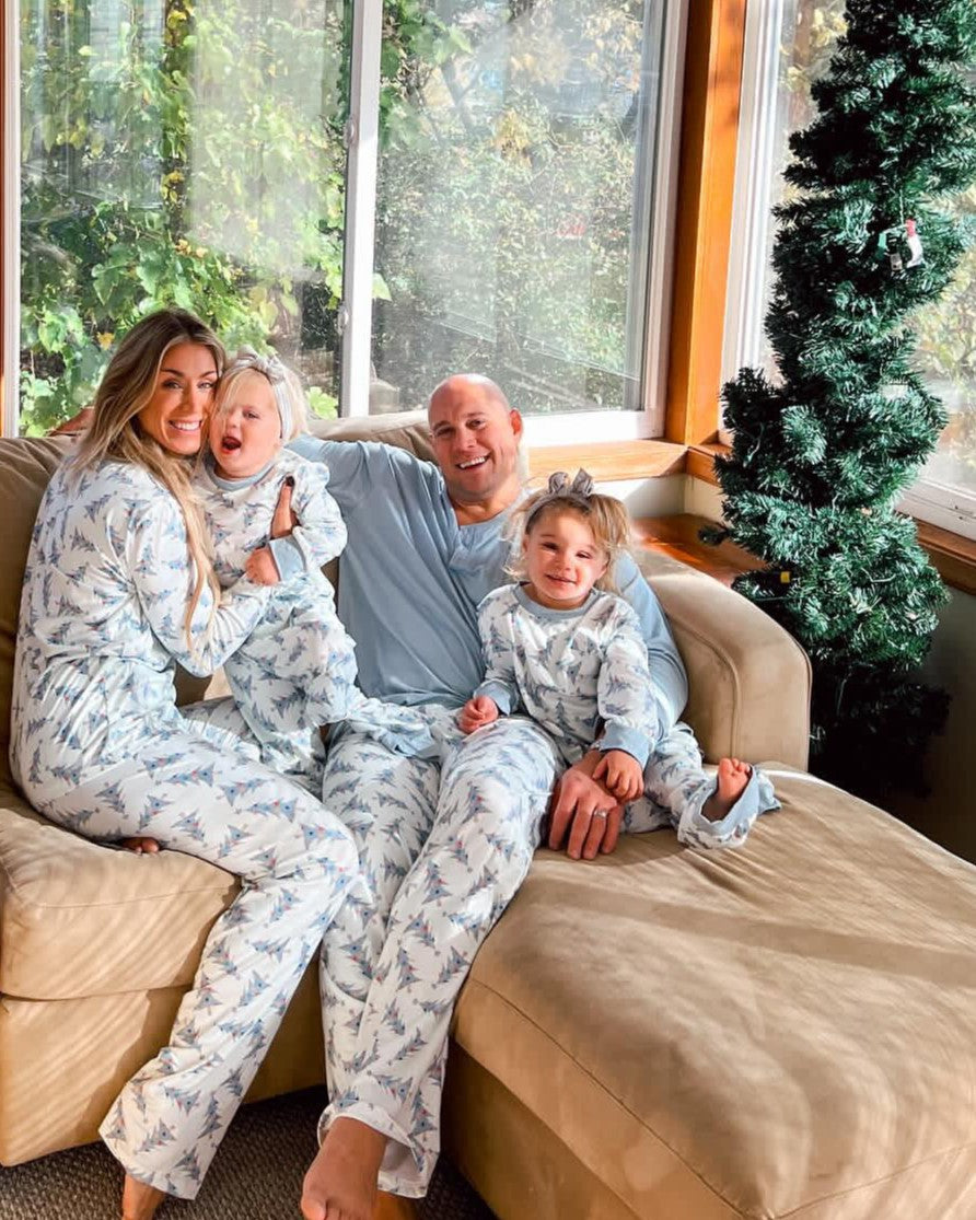 Tree Delight – Passender Weihnachtspyjama für die ganze Familie